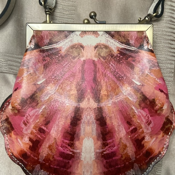 Patricia Nash Spot Print Shell crossbody bag. - Picture 2 of 7